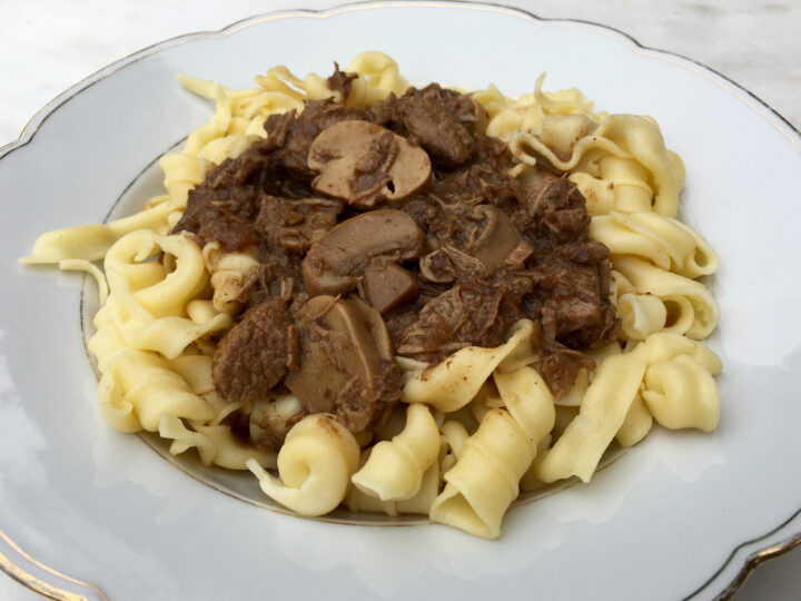 pulled beef stroganoff 679527538